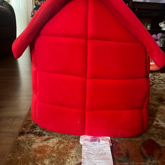 Snoopy Pet House - Picture 2 of 6